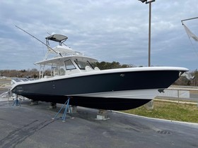 Everglades 435 Center Console