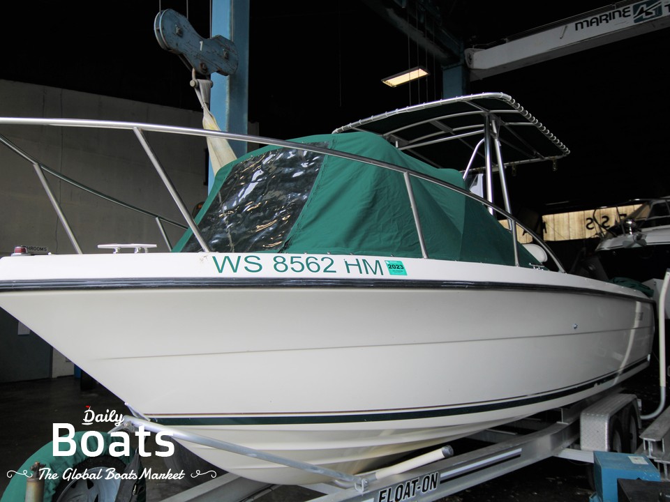 1999 Pursuit 2270 Center Console for sale. View price, photos and Buy