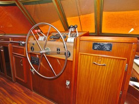 1982 Hatteras Cockpit Motoryacht