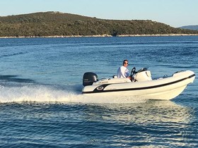 Walker Bay Generation 400 Dlx