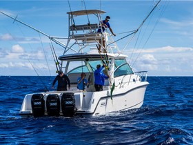 2022 Boston Whaler 345 Conquest