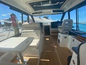 2021 Boston Whaler 405 Conquest