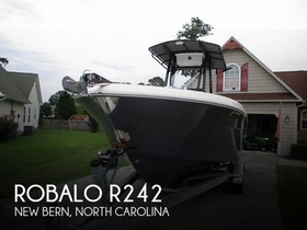 Robalo Boats R242