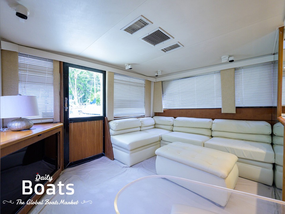 1990 Viking Yachts (US) for sale. View price, photos and Buy 1990