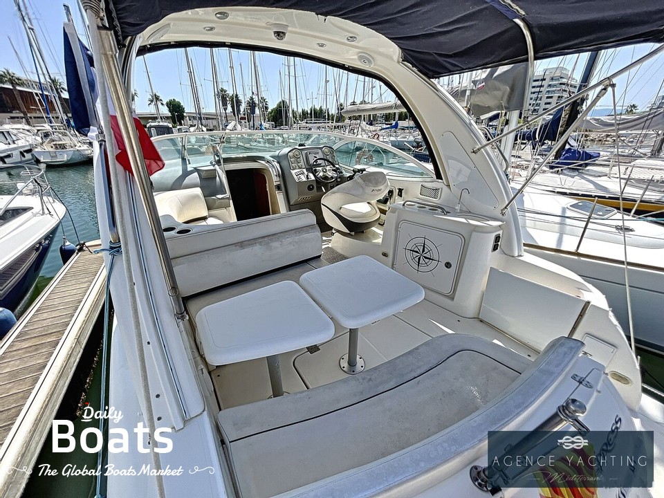 2006 Cruisers Yachts 300 Express for sale. View price, photos and Buy