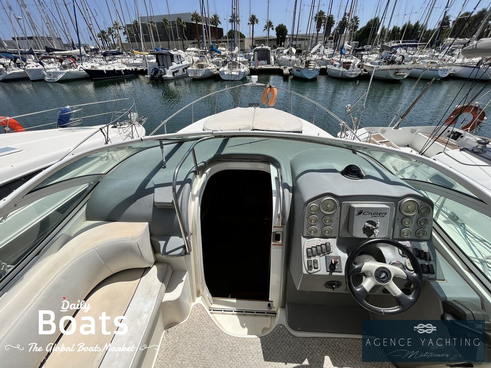 2006 Cruisers Yachts 300 Express for sale. View price, photos and Buy