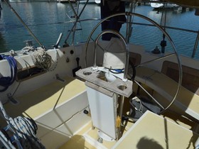 1982 Oyster Marine 37 na prodej