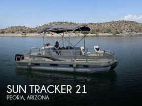 Sun Tracker Fishin' Barge 21