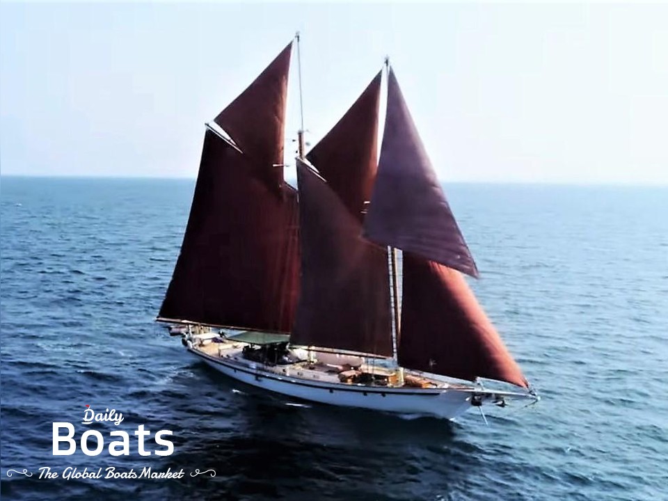 1990 Classic Schooner