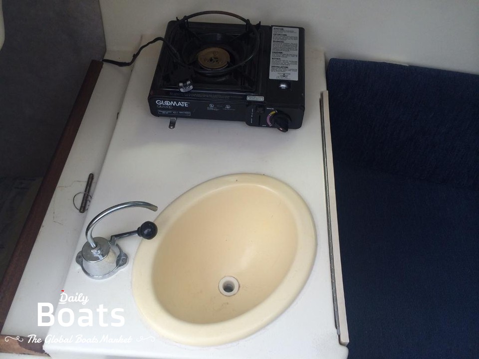 2001 Hunter 240 for sale. View price, photos and Buy 2001 Hunter 240