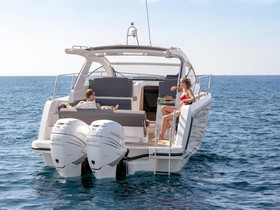 Köpa 2022 Sealine S335 V