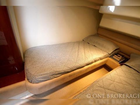 2001 Fairline Phantom 43