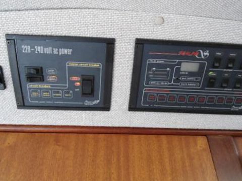1990 Sealine 255