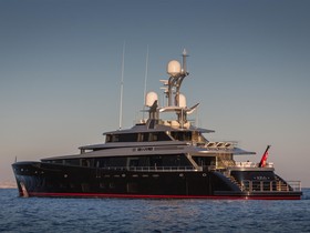 2015 Feadship Displacement