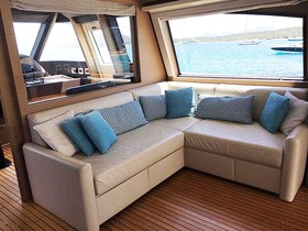 2017 Custom Line Navetta 28