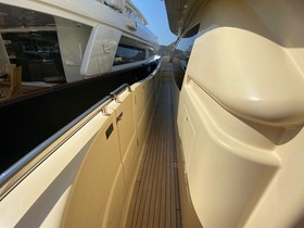 2009 Ferretti Yachts Altura 840