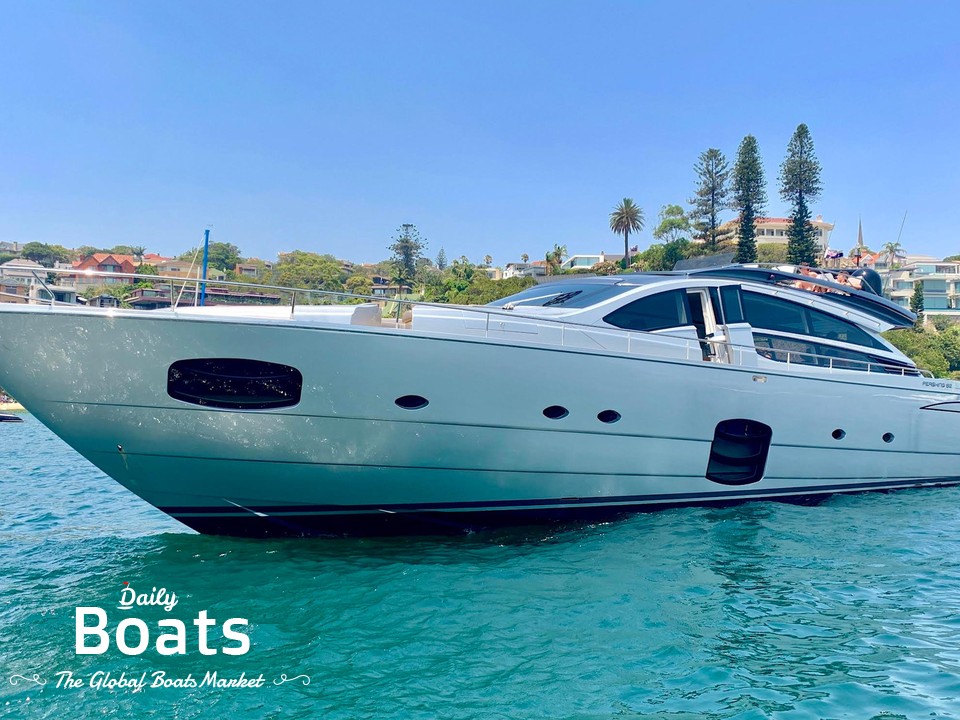 2013 Pershing 82