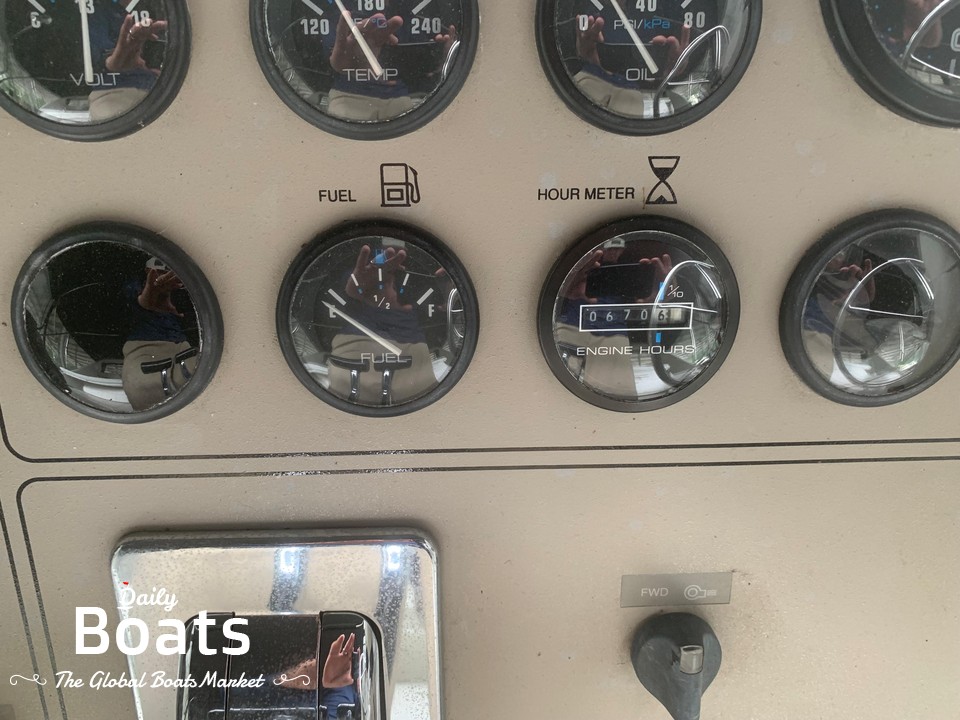 1997 Carver 405 Motor Yacht for sale. View price, photos and Buy 1997
