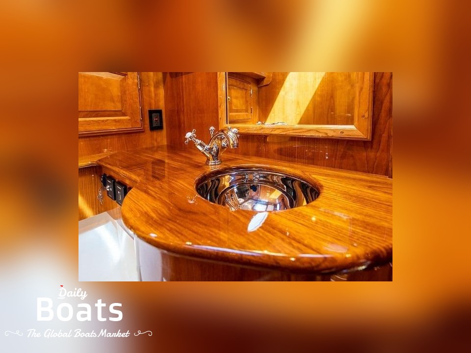 2021 Hinckley Talaria 55 Mkii Flybridge for sale. View price, photos