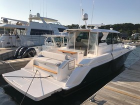 Купить 2017 Tiara Yachts Q44