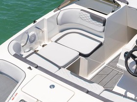 2022 Bayliner M17