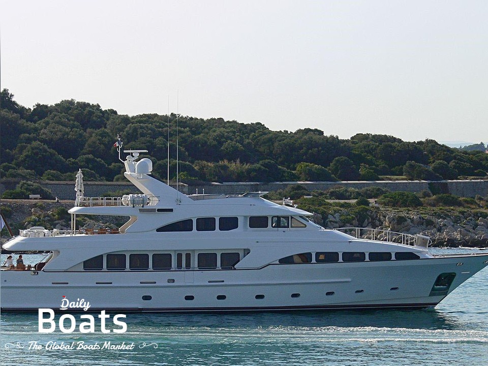 2003 Benetti 121
