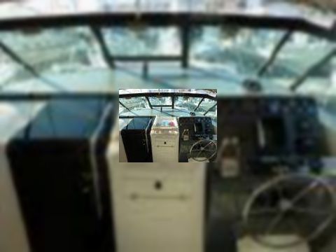 Osta 2001 Tiara Express