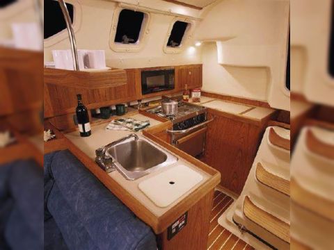 2001 Hunter 320