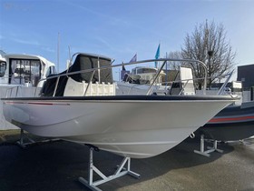 Boston Whaler Boats 210 Outrage