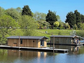 Houseboat Floating Lodge To Rent