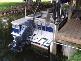2012 Hurricane Fun Deck 220