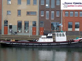 Houseboat Tugboat Avontuur With Triwv