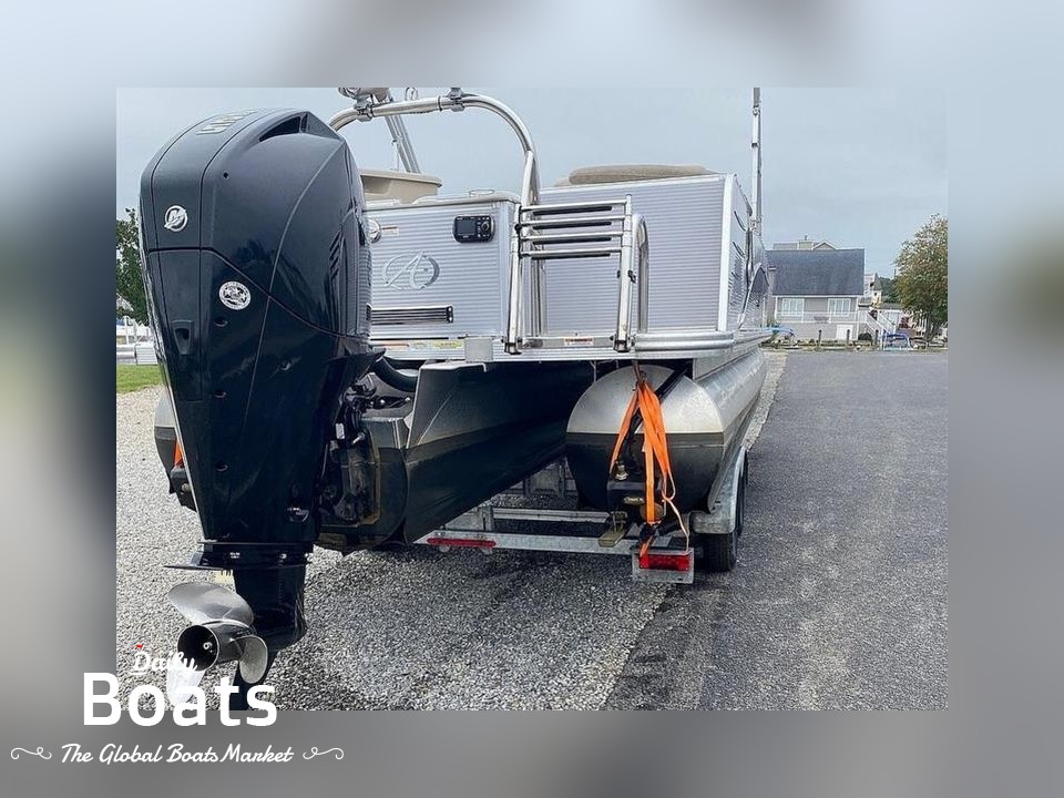 2019 Avalon Pontoon Boats Catalina 2585 Entertainer for sale. View