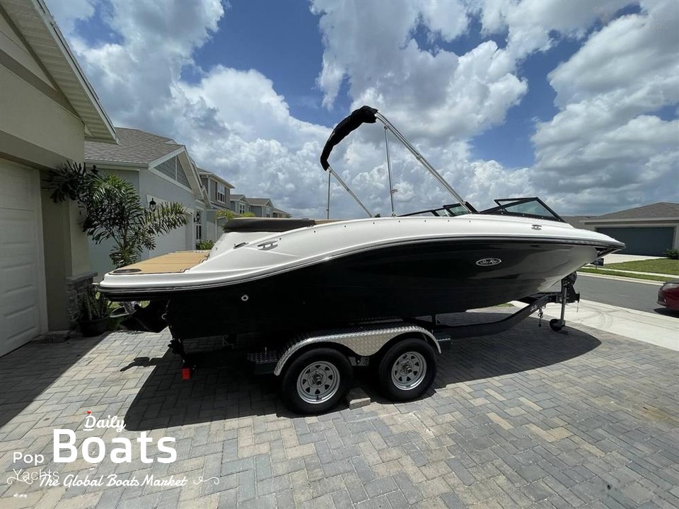 2019 Sea Ray Boats 210 Spx for sale. View price, photos and Buy 2019