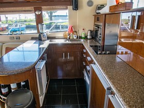 2007 Carver Yachts Voyager 560