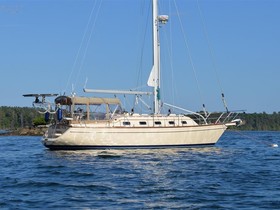 2005 Island Packet Yachts 370