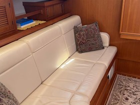 2005 Island Packet Yachts 370 на продаж