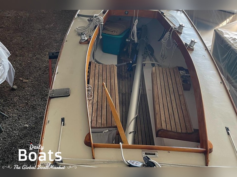 2001 Cape Cod Boat Builders Shields 30 for sale. View price, photos and