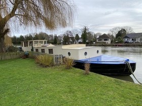 Houseboat Barge