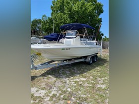 2015 Boston Whaler Boats 210 Dauntless