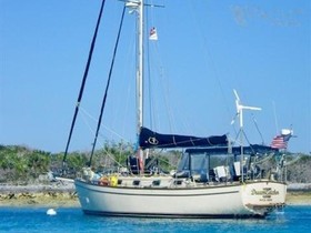 Island Packet Yachts 38