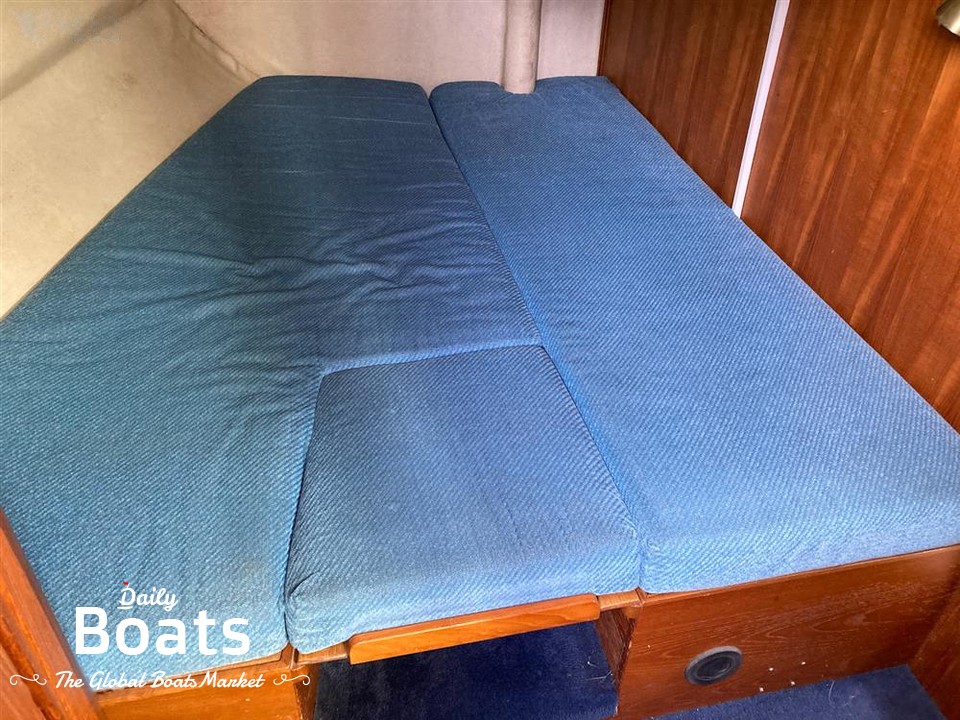 1990 Westerly Riviera 35 for sale. View price, photos and Buy 1990