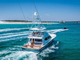 2017 Hatteras Yachts 70