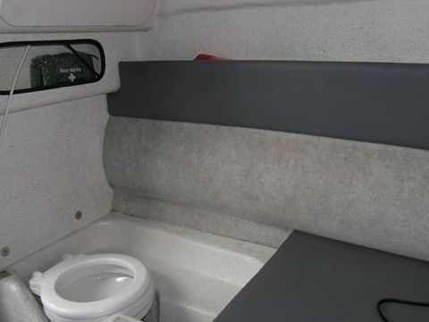 2005 Protector 8.5M