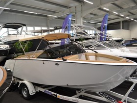 2022 VTS Boats Flying Shark 5.7 Bowrider Deluxe for sale