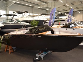 2022 VTS Boats Flying Shark 5.7 Bowrider Deluxe for sale