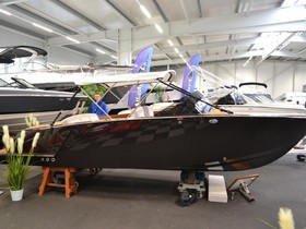 2022 VTS Boats Flying Shark 5.7 Bowrider Deluxe