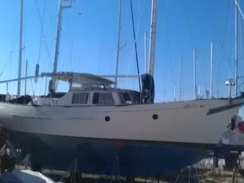 Islander Yachts 40 Ketch Motorsailer