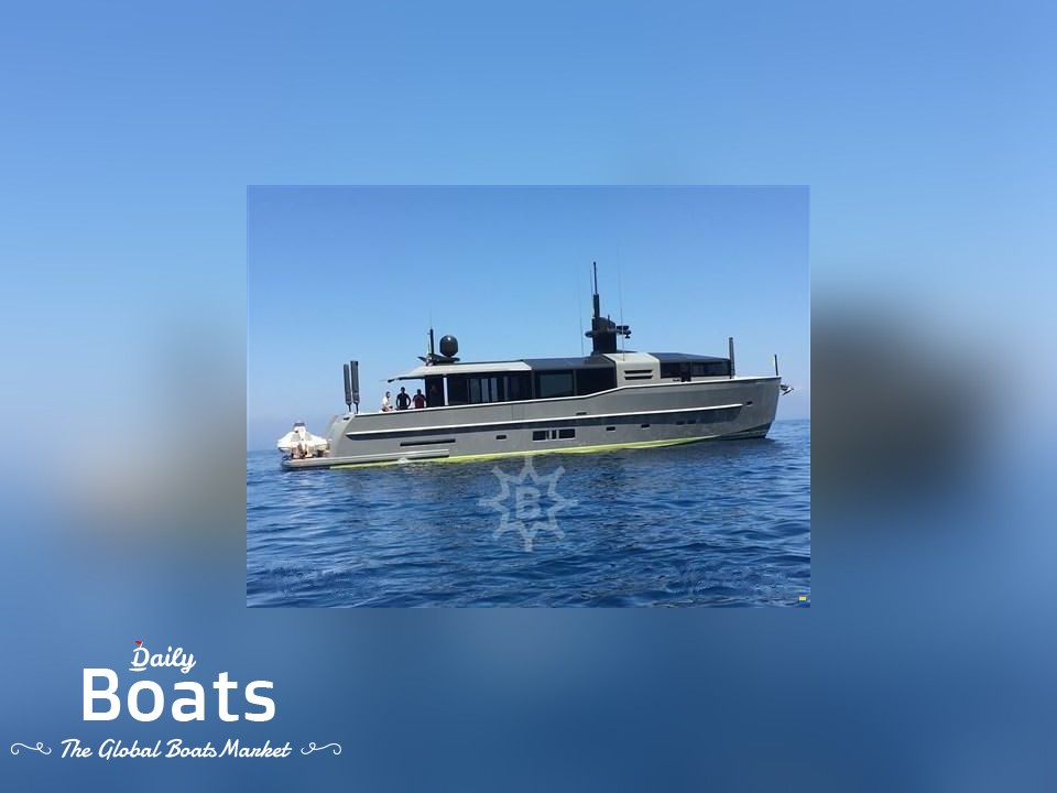 2015 Arcadia 85'