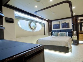 Kjøpe 2013 Majesty Yachts 125